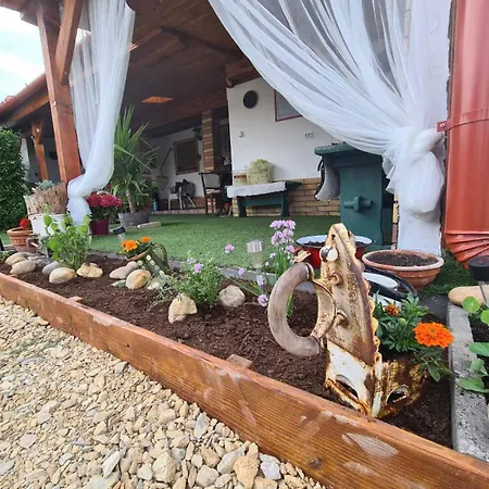 Tisza-tavi Menedek Διαμέρισμα *