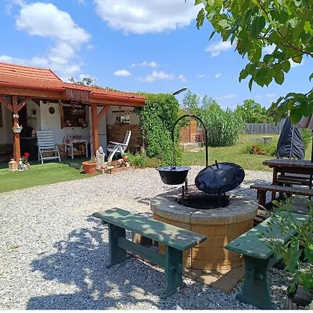Tisza-tavi Menedek Apartment